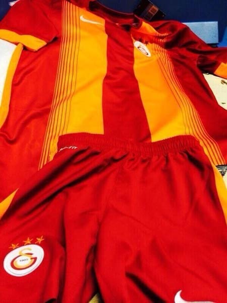 Galatasaray'ın yeni formaları internete sızdı